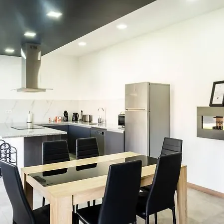 Logement Avec Baignoire De Luxe Fonte Boa